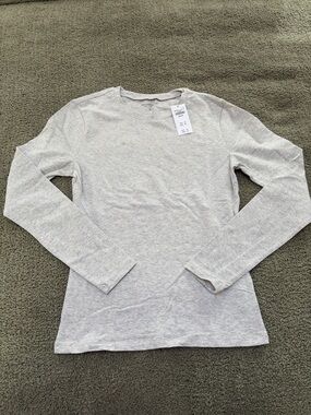 Abercrombie & Fitch Light Gray Long Sleeve Tee